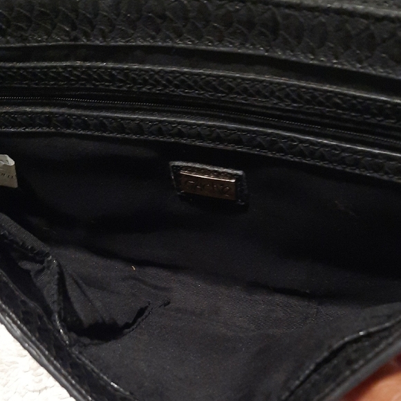 Cache Black Textured Clutch with Gold Chain - Picture 5 of 6